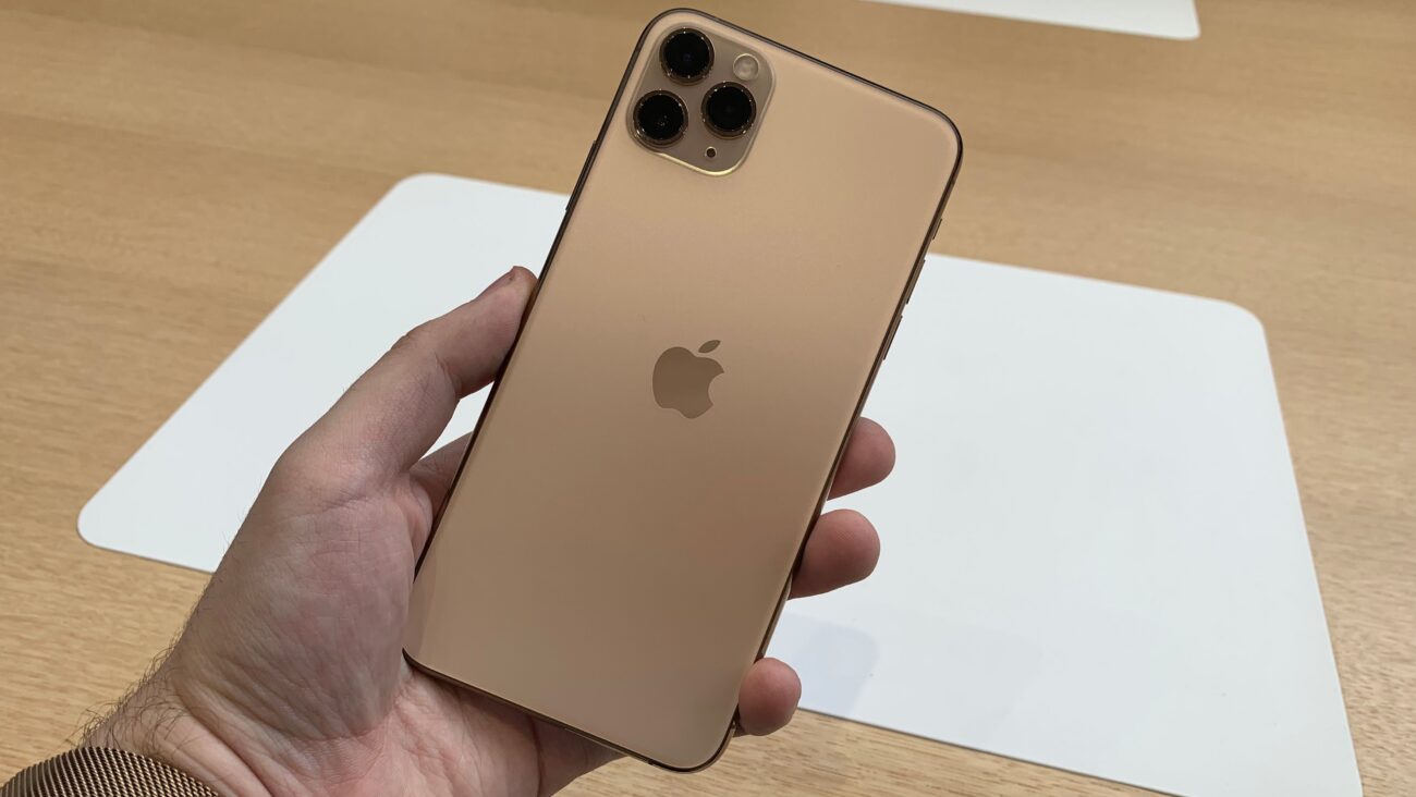 190910143110-underscored-iphone-11-pro-max-gold