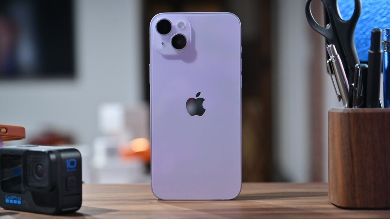 50639-100007-iPhone-14-Plus-On-End-Closer-xl